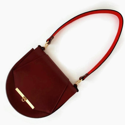 Loel Bee Shoulder Bag in Burgundy Red