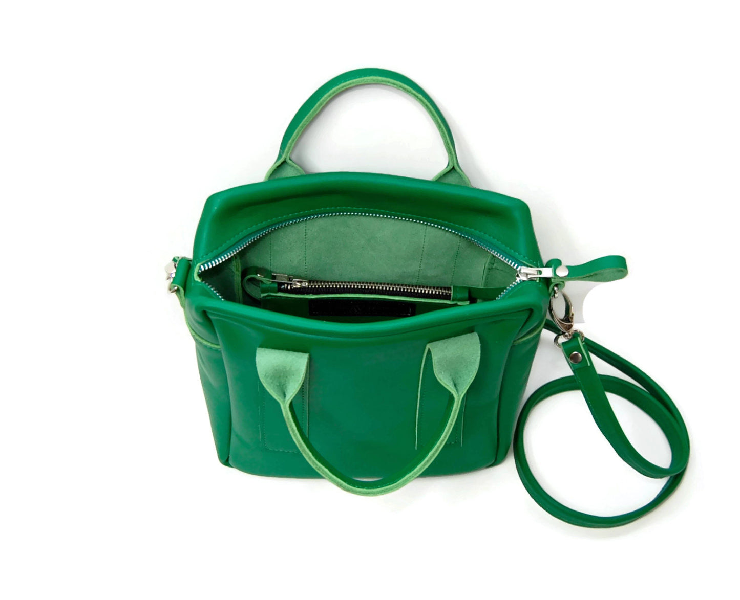 Box Bag in Italian green